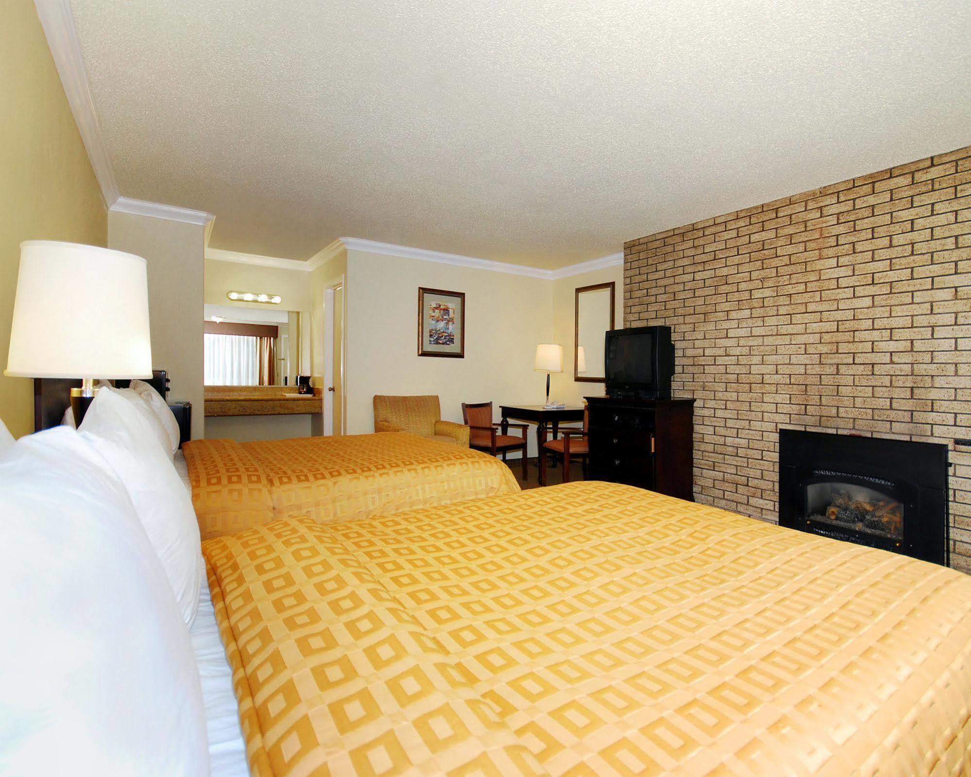 Stargazer Inn And Suites Μοντερέι Δωμάτιο φωτογραφία