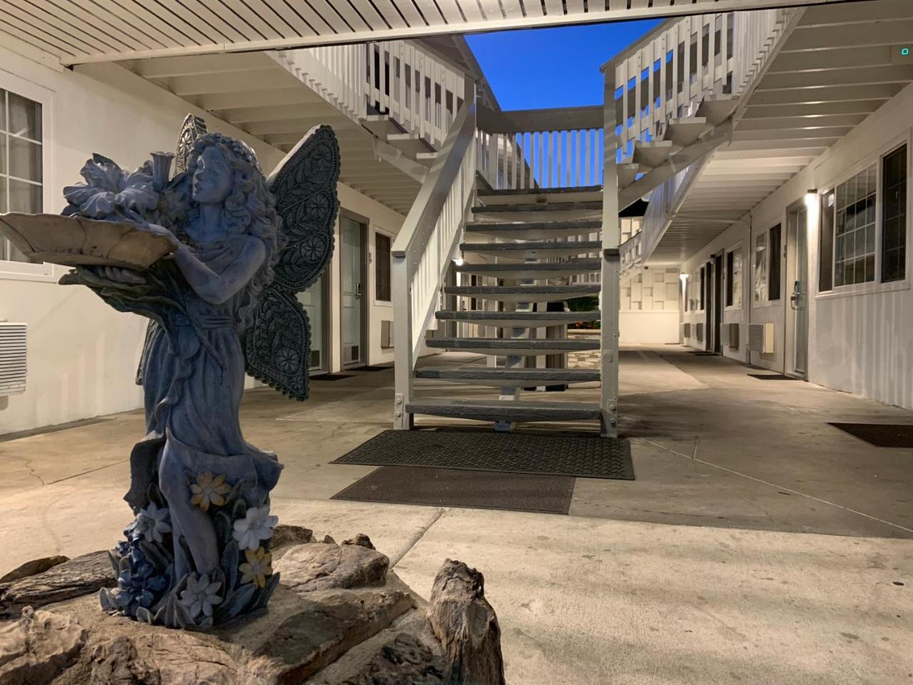 Stargazer Inn And Suites Μοντερέι Εξωτερικό φωτογραφία